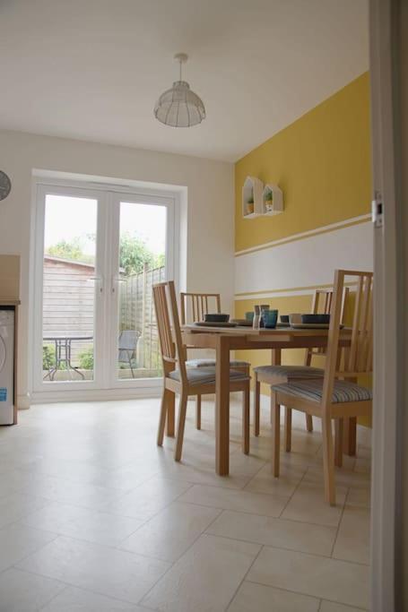 Modern Roomy 3 Bedroom Home Pershore Exterior foto
